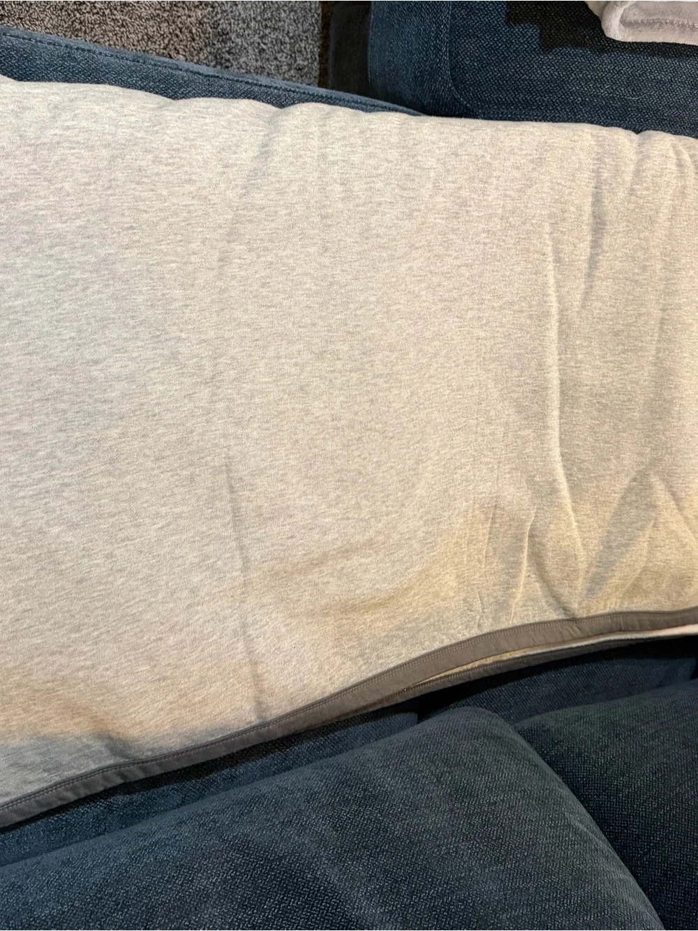 Full/Queen Sweatshirt Blanket Light Gray NWOT
